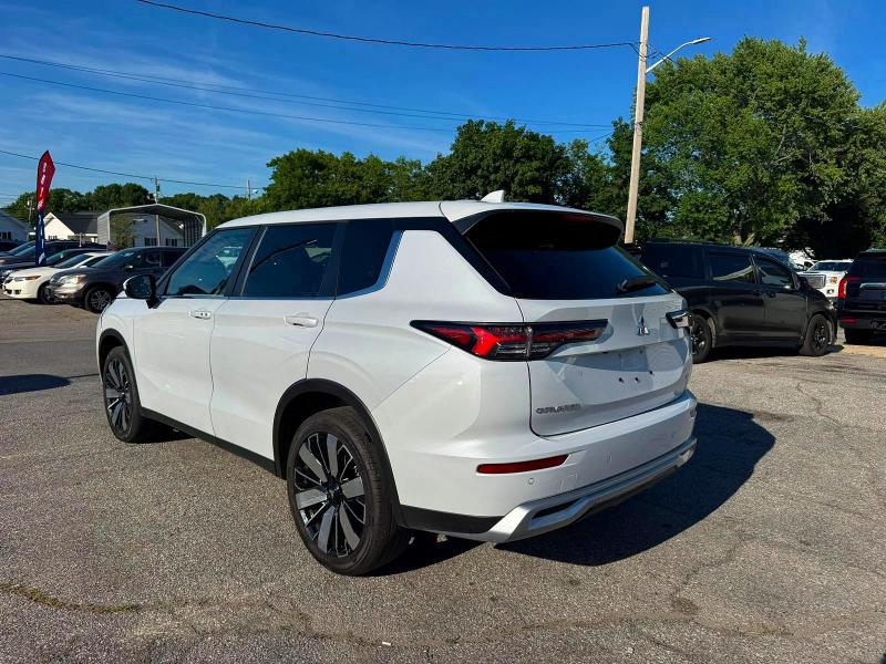 2025 Mitsubishi Outlander VIN JA4J4VA88SZ021889 COPART salvage auction — NORMAL WEAR, MI - CERTIFICATE OF TITLE (P), sold $16,400 on 2026-07-10 (photo 3)