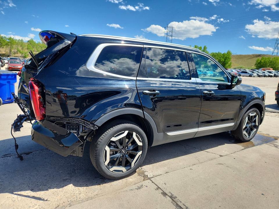 2024 Kia Telluride VIN 5XYP6DGCXRG518872 COPART salvage auction — SIDE, Co - Salvage Title, sold $8,000 on 2026-08-03 (photo 3)