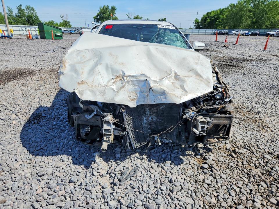 2019 BMW 5er VIN WBAJA7C59KWW09201 COPART salvage auction — FRONT END, Il - Salvage Cert-Flood, sold $975 on 2026-07-06 (photo 5)