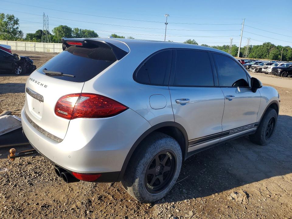 2012 Porsche Cayenne VIN WP1AA2A26CLA09784 COPART salvage auction — WATER/FLOOD, Mi - Cert Of Title-Flood Vehicle, sold $1,150 on 2026-07-10 (photo 3)