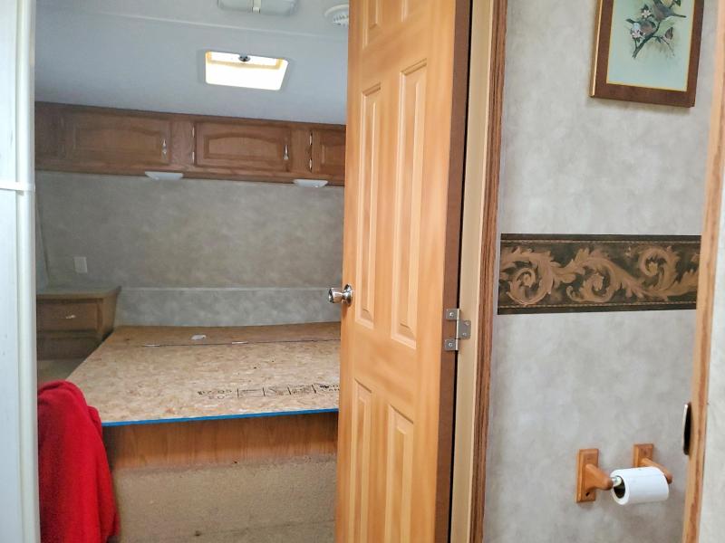 2006 Keystone Sprinter VIN 4YDF276246A224507 COPART salvage auction — WATER/FLOOD, ME - CERT OF TITLE-SALVAGE COLLISIO, sold $90 on 2026-07-16 (photo 5)