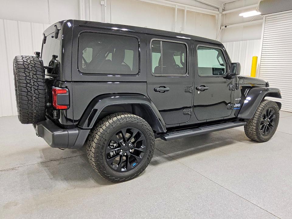 2023 Jeep Wrangler / VIN 1C4JJXP67PW621912 COPART salvage auction — MINOR DENT/SCRATCHES, MO - CERTIFICATE OF TITLE, sold $20,500 on 2026-07-09 (photo 3)