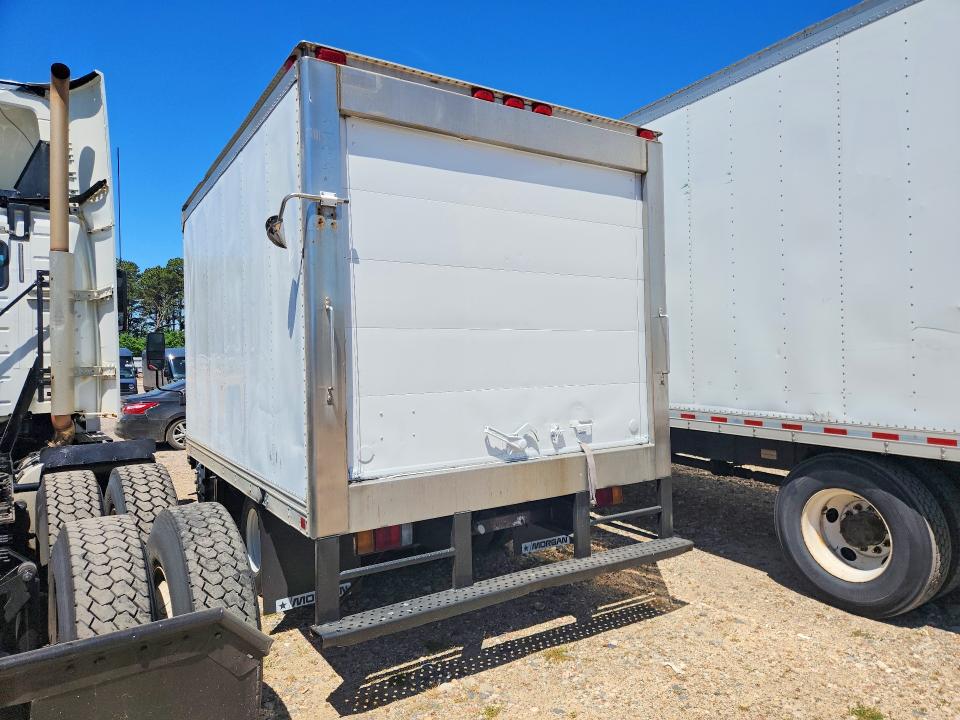 2016 Isuzu NPR VIN JALC4W168G7002442 COPART salvage auction — MINOR DENT/SCRATCHES, NJ - CERTIFICATE OF TITLE, sold $1,550 on 2026-09-22 (photo 2)