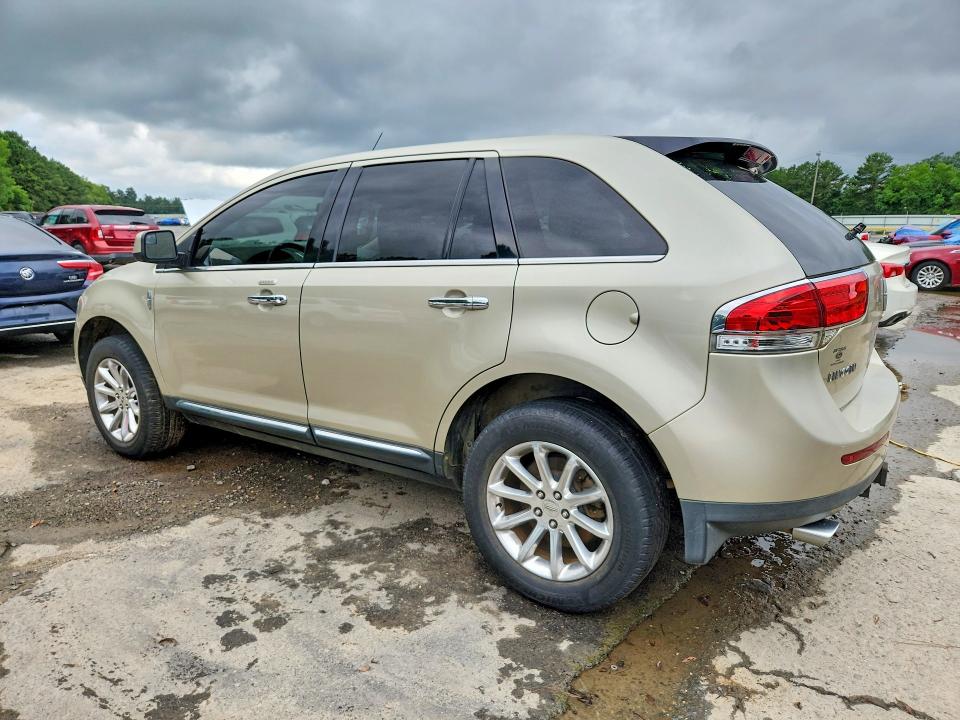 2011 Lincoln Mkx VIN 2LMDJ6JK0BBJ03258 COPART salvage auction — FRONT END, La - Cert Of Title-Salvage, sold $700 on 2026-07-09 (photo 2)