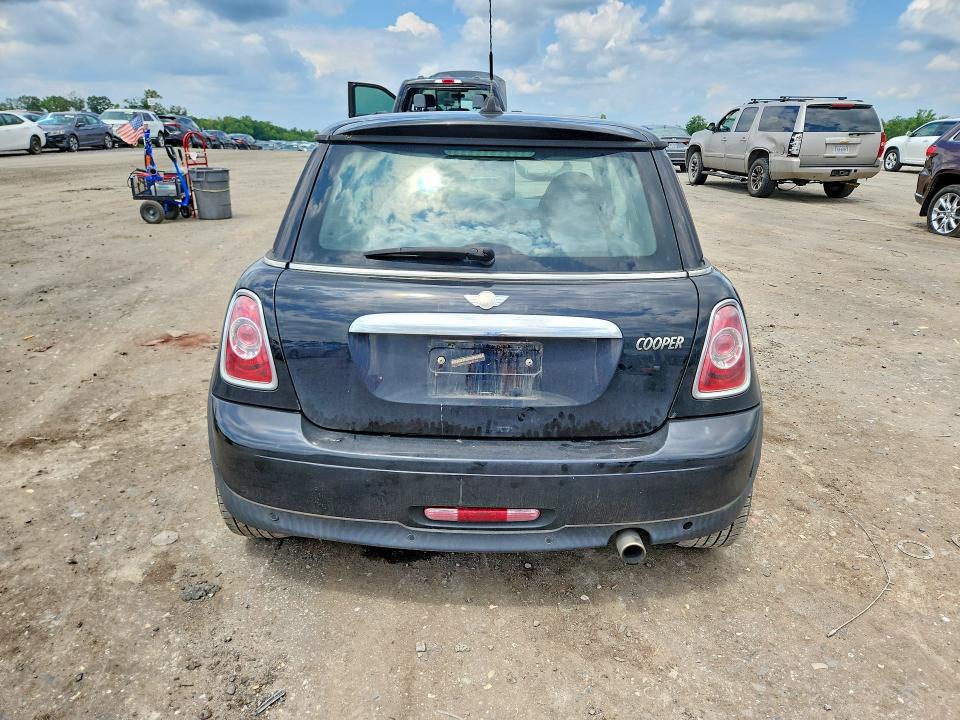 2013 Mini Cooper VIN WMWSU3C54DT374988 COPART salvage auction — REAR END, Il - Certificate Of Title, sold $625 on 2026-07-22 (photo 6)