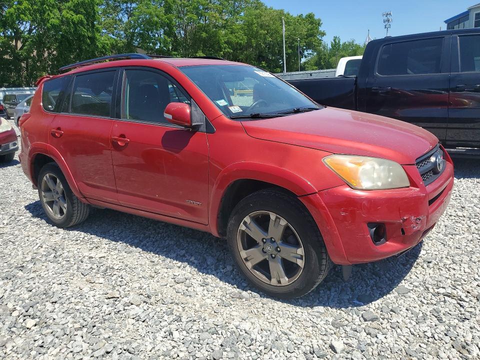 2009 Toyota Rav4 VIN JTMBK32V395075935 COPART salvage auction — ROOF, MA - CERT OF TITLE-RECONSTRCTD COLL, sold $1,000 on 2026-07-17 (photo 4)