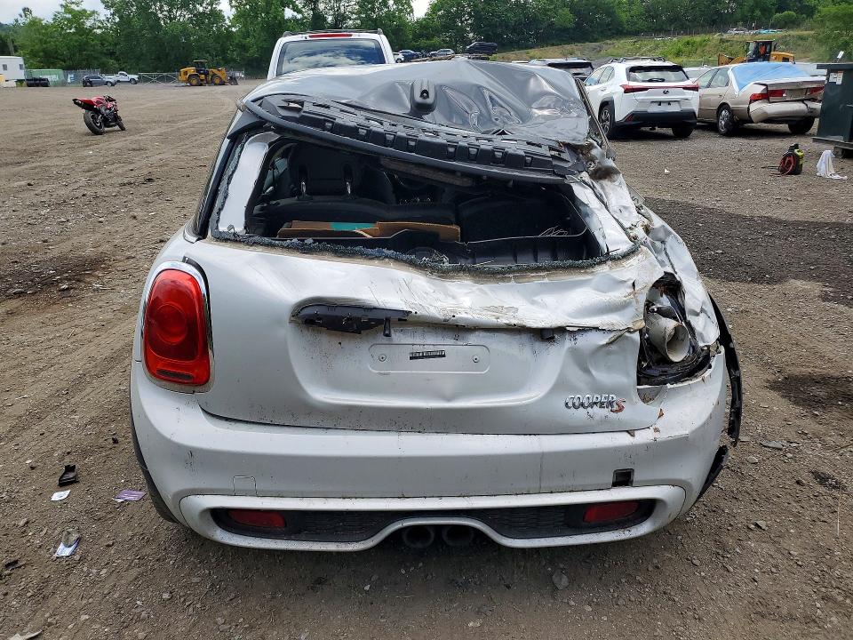 2014 Mini Cooper VIN WMWXM7C50ET985647 COPART salvage auction — REAR END, Salvage Title, sold $725 on 2026-08-06 (photo 6)