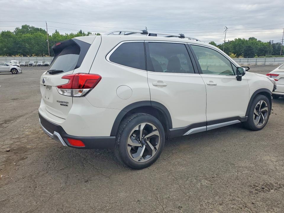 2023 Subaru Forester VIN JF2SKARC4PH424915 COPART salvage auction — SIDE, Or - Salvage Title Certificate, sold $425 on 2026-07-29 (photo 3)