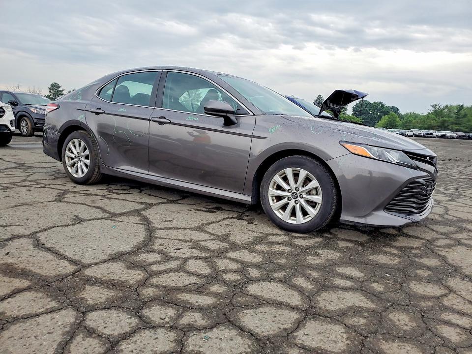 2019 Toyota Camry VIN 4T1B11HK4KU262662 COPART salvage auction — ROOF, Pa - Certificate Of Salvage, sold $8,200 on 2026-07-02 (photo 4)
