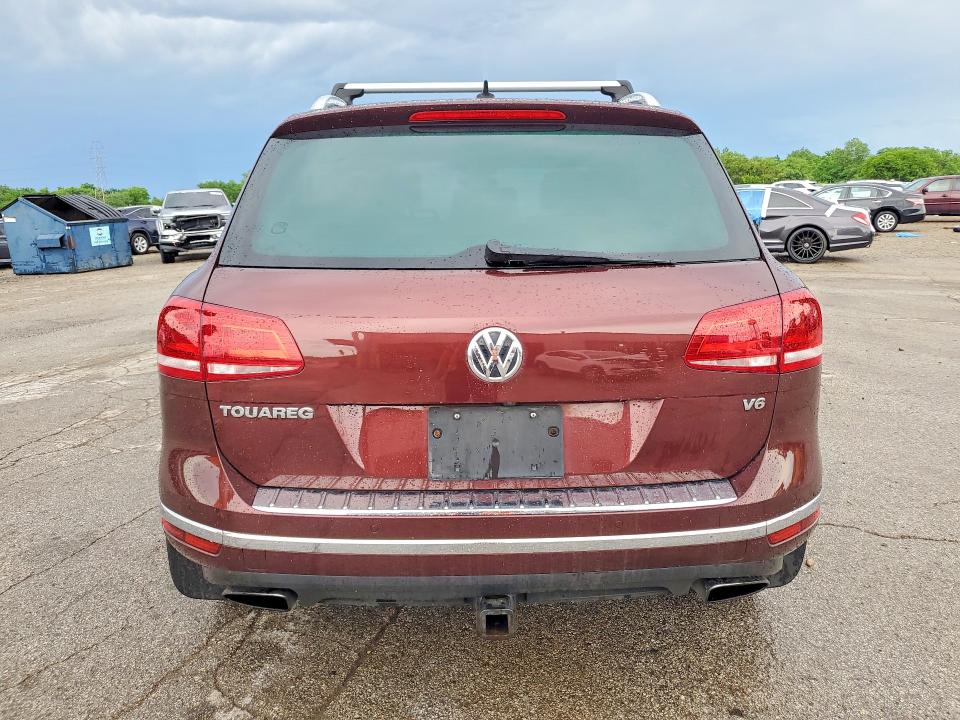2017 Volkswagen Touareg VIN WVGRF7BP9HD000748 COPART salvage auction — FRONT END, Il - Salvage Certificate, sold $2,300 on 2026-08-05 (photo 6)
