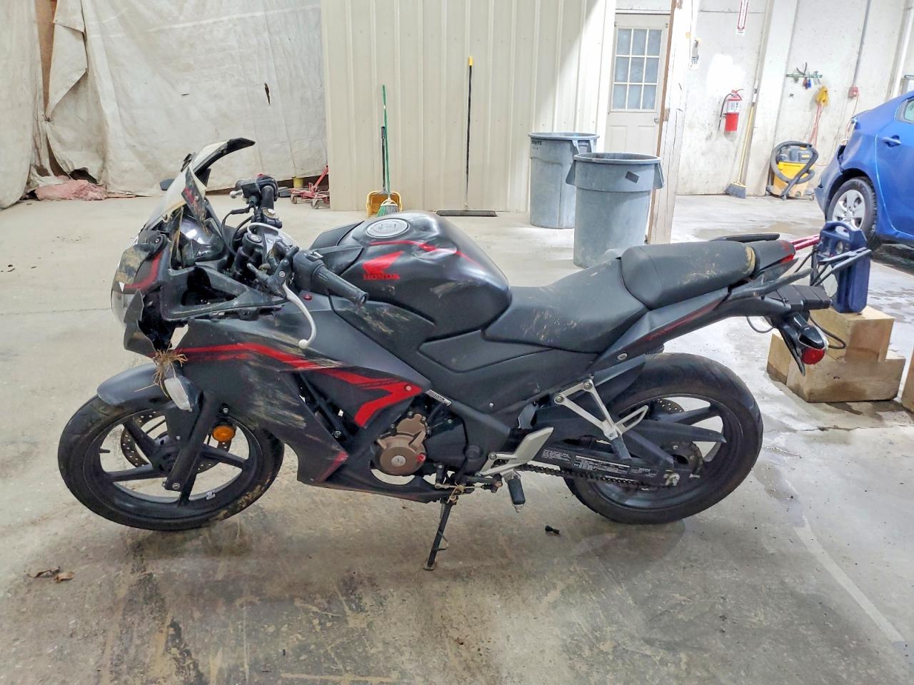 2022 Honda CBR300 VIN MLHNC5108N5800013 COPART salvage auction — All Over, TN - SALVAGE CERTIFICATE, sold $1,000 on 2026-07-09 (photo 3)