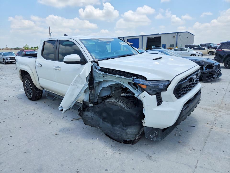 2025 Toyota Tacoma VIN 3TYKB5FN6ST030224 COPART salvage auction — FRONT END, Tx - Salvage Vehicle Title, sold $22,900 on 2026-07-31 (photo 4)