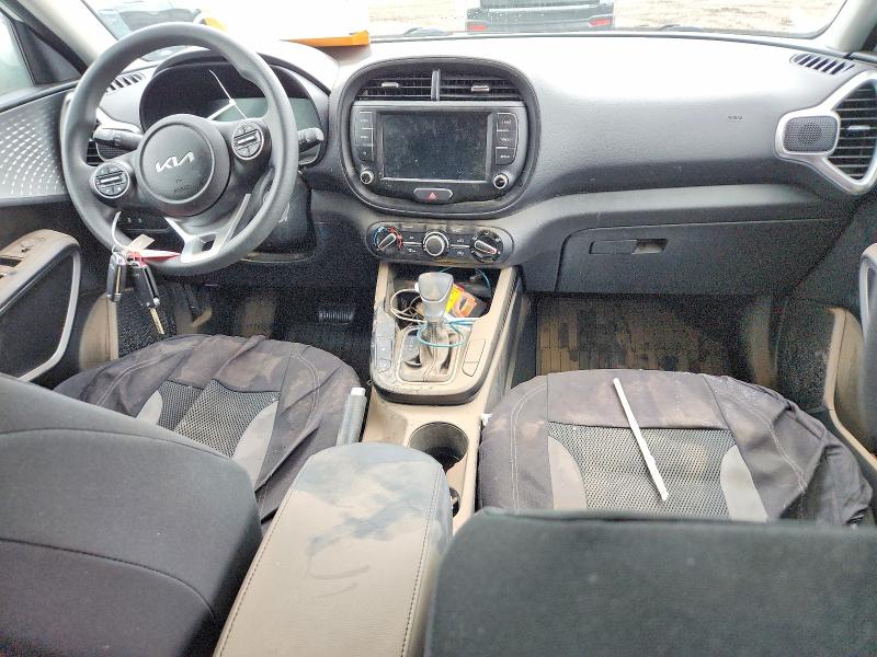 2025 Kia Soul VIN KNDJ23AU1S7940674 COPART salvage auction — WATER/FLOOD, QC - IRRECUPERABLE, sold $250 on 2026-07-28 (photo 8)