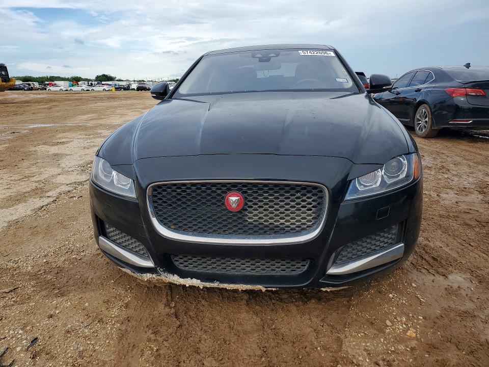 2017 Jaguar Xf VIN SAJBD4BN4HCY46253 COPART salvage auction — MINOR DENT/SCRATCHES, Tx - Certificate Of Title, sold $1,150 on 2026-07-09 (photo 5)