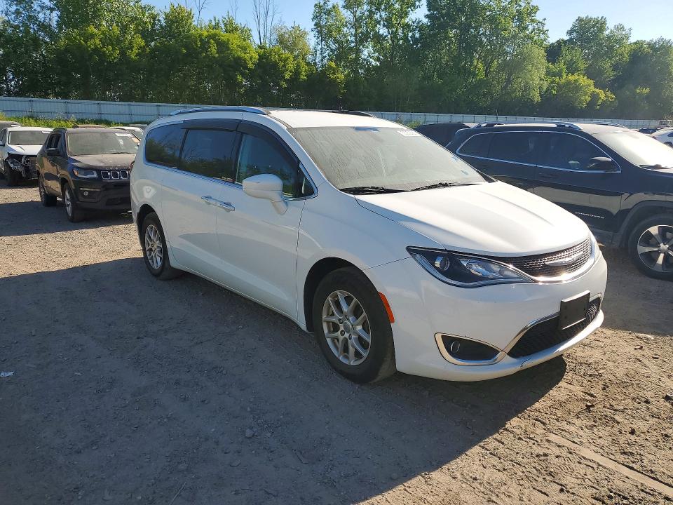 2020 Chrysler Pacifica VIN 2C4RC1FG9LR136601 COPART salvage auction — MINOR DENT/SCRATCHES, Mi - Dealer Only Clean Title, sold $4,300 on 2026-07-21 (photo 4)
