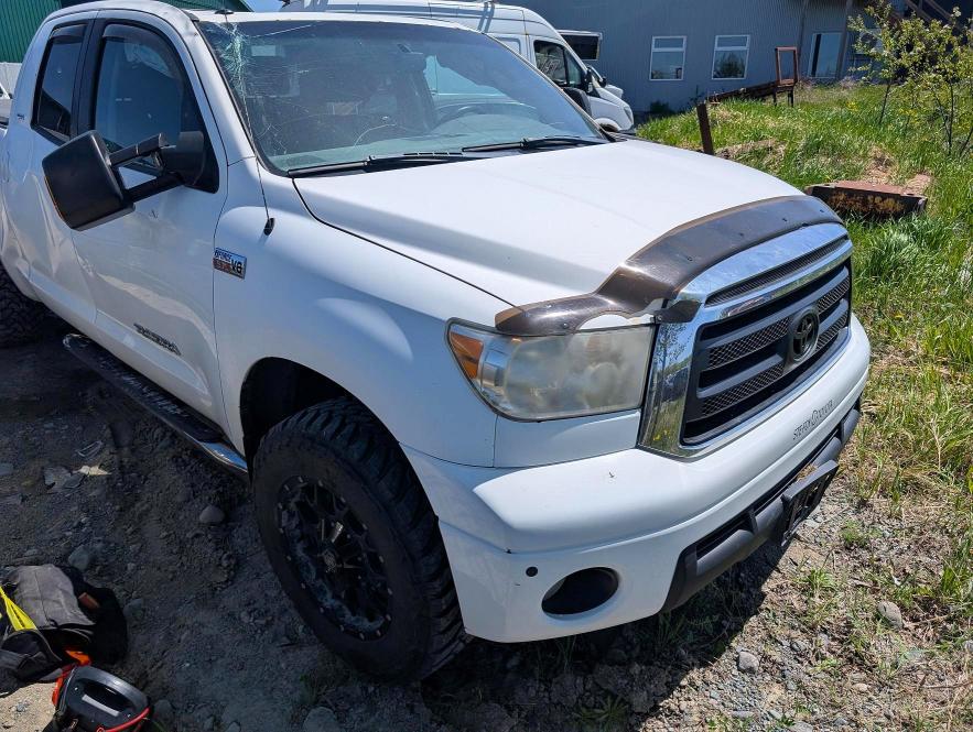 2011 Toyota Tundra VIN 5TFUY5F16BX169697 COPART salvage auction — REAR END, Qc - Gravement Accidente, sold $5,200 on 2026-07-07 (photo 4)