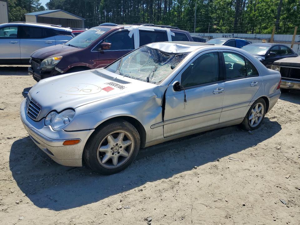 2002 Mercedes-benz C-klasse VIN WDBRF61J52F166142 COPART salvage auction — FRONT END, MD - CERT OF SALVAGE > 75% DAMAGE, sold $300 on 2026-07-07 (photo 1)