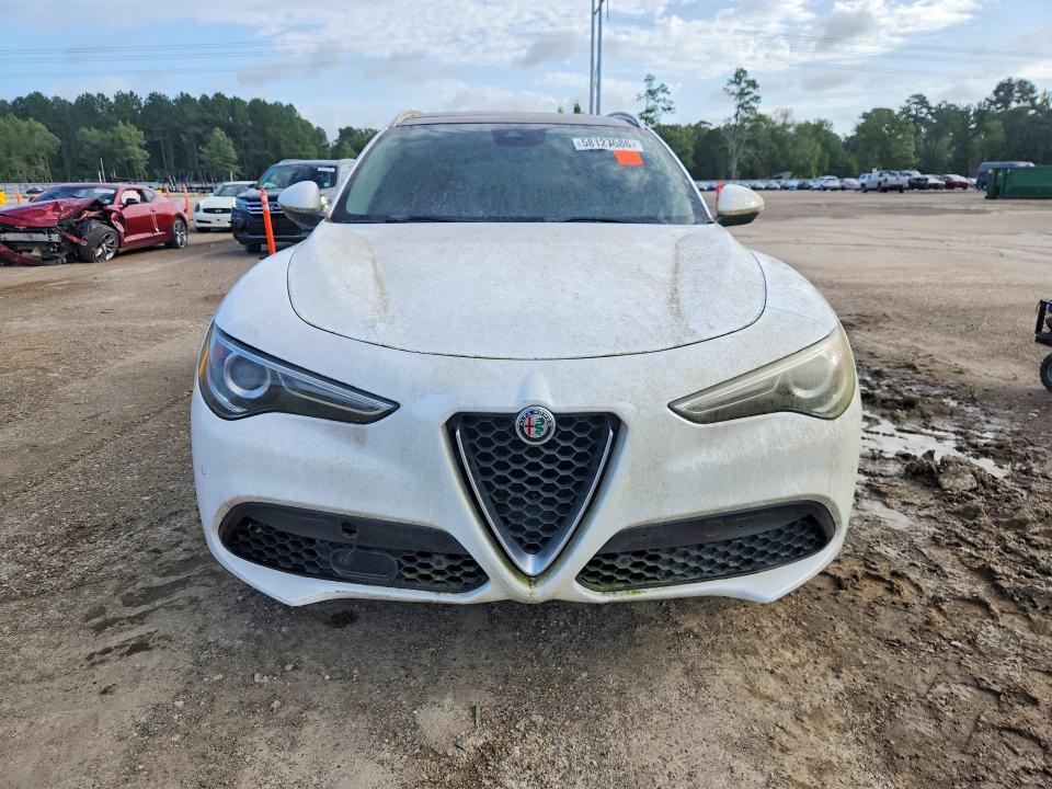 2018 Alfa romeo VIN ZASFAKANXJ7B73781 COPART salvage auction — MINOR DENT/SCRATCHES, Ms - Certificate Of Title, sold $3,150 on 2026-07-24 (photo 5)