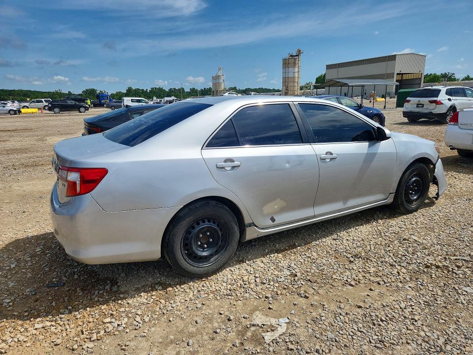 2014 Toyota Camry VIN 4T1BF1FK5EU417728 COPART salvage auction — FRONT END, Mo - Dealer Only Clean Title, sold $1,750 on 2026-07-02 (photo 3)