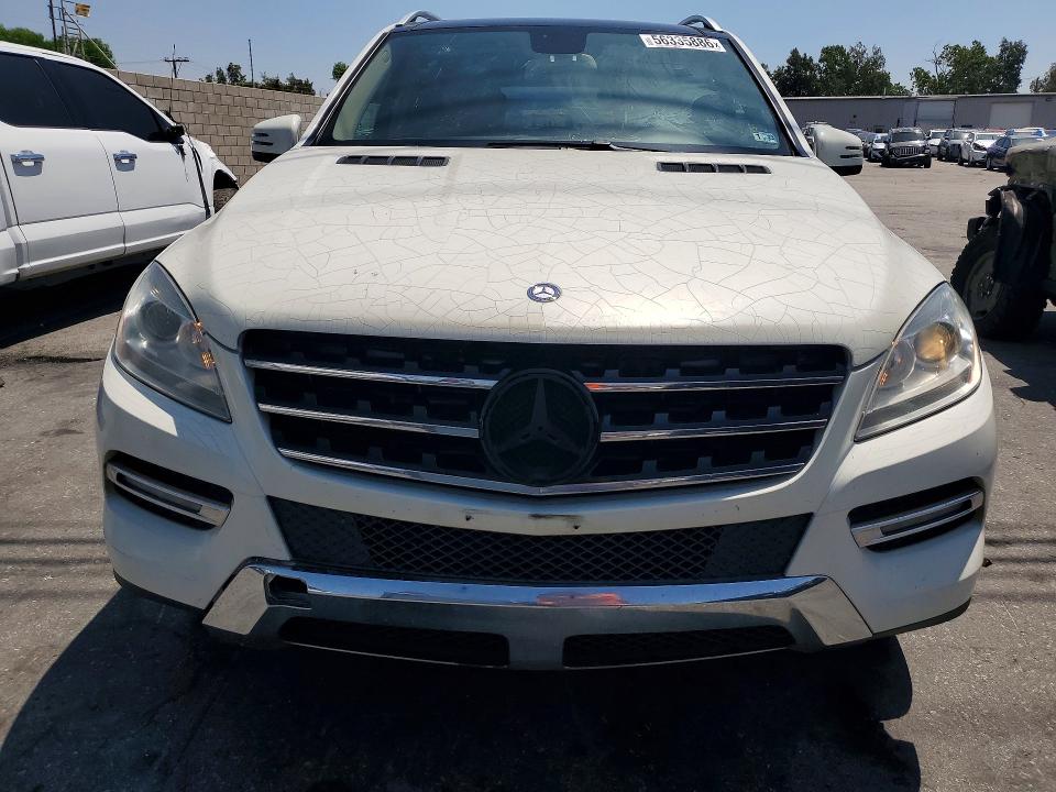 2012 Mercedes-benz M-klasse VIN 4JGDA2EB6CA011566 COPART salvage auction — MINOR DENT/SCRATCHES, Ca - Dis/Dlr/Exp Only Clean Title, sold $2,050 on 2026-07-09 (photo 5)