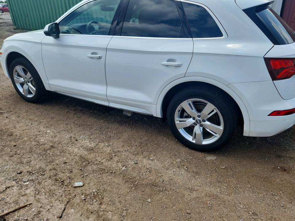 2018 Audi Q5 VIN WA1BNAFY2J2022255 COPART salvage auction — WATER/FLOOD, Il - Salvage Cert-Flood, sold $7,000 on 2026-07-14 (photo 2)