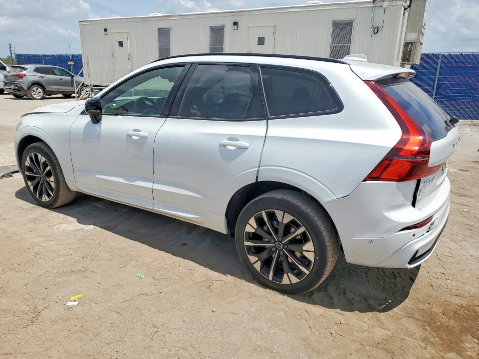 2026 Volvo VIN YV4M12RC9T1497343 COPART salvage auction — FRONT END, Fl - Certificate Of Title, sold $22,800 on 2026-07-08 (photo 2)