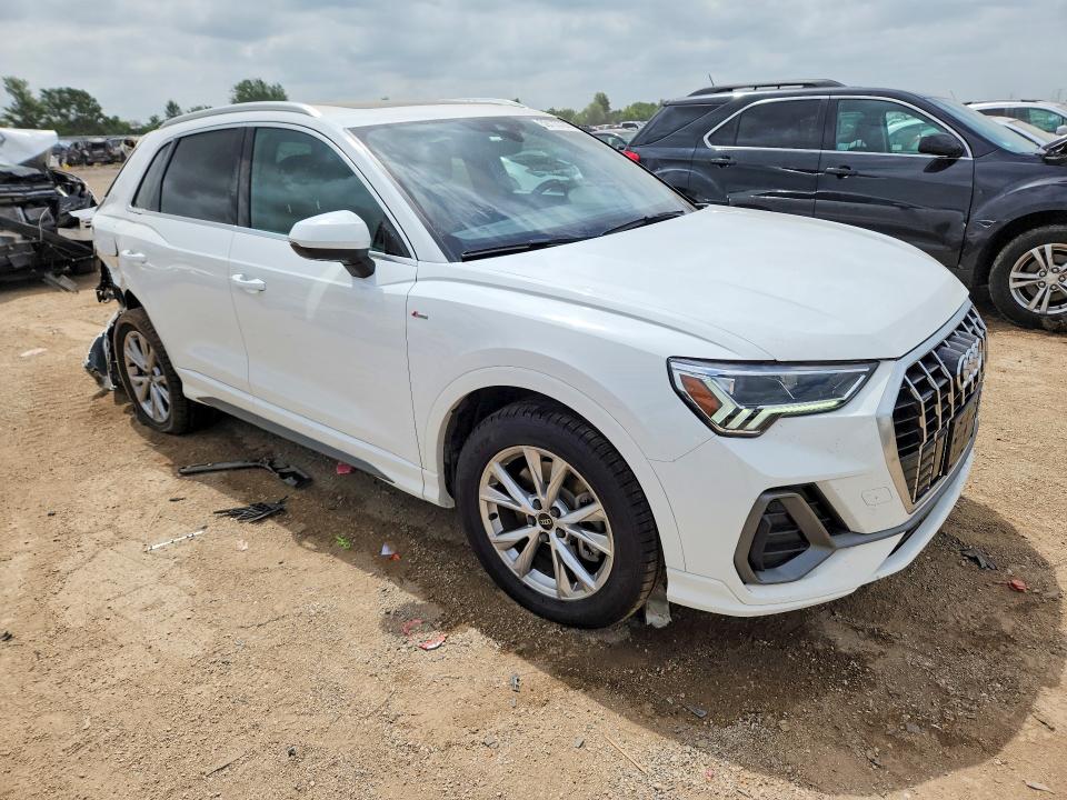 2023 Audi Q3 VIN WA1DECF34P1044118 COPART salvage auction — FRONT END, Il - Salvage Certificate, sold $9,100 on 2026-08-23 (photo 4)