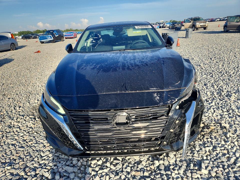 2023 Nissan Altima VIN 1N4BL4DV3PN341120 COPART salvage auction — FRONT END, FL - CERT OF TITLE SLVG REBUILDABLE, sold $4,300 on 2026-07-02 (photo 5)