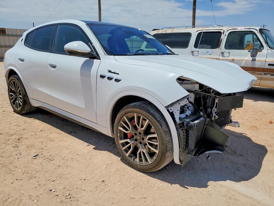 2023 Maserati VIN ZN682AVM1P7426522 COPART salvage auction — FRONT END, Pa - Cert Of Title (P), sold $12,700 on 2026-08-05 (photo 4)