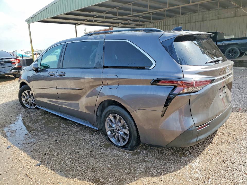 2023 Toyota Sienna VIN 5TDBRKEC1PS160361 COPART salvage auction — MINOR DENT/SCRATCHES, TX - CERTIFICATE OF TITLE, sold $21,750 on 2026-07-21 (photo 2)