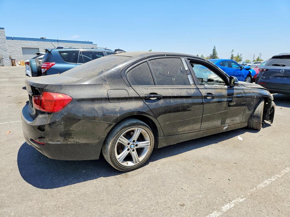 2013 BMW 3er VIN WBA3C1C58DF444261 COPART salvage auction — FRONT END, Ca - App For Dup Clean Or Ac, sold $425 on 2026-07-30 (photo 3)