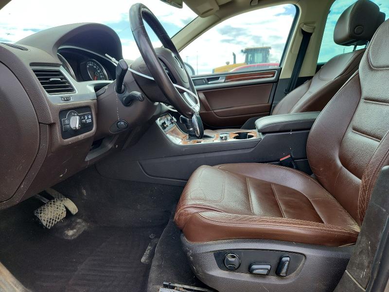 2011 Volkswagen Touareg VIN WVGFK9BP6BD002006 COPART salvage auction — FRONT END, AB - BOS - SALVAGE, sold $1,100 on 2026-07-02 (photo 7)