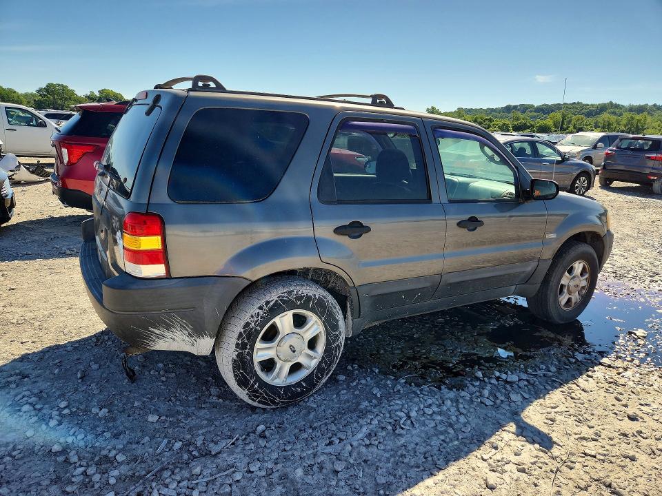 2004 Ford Escape VIN 1FMYU03104DA17712 COPART salvage auction — SIDE, Il - Certificate Of Title, sold $250 on 2026-07-04 (photo 3)