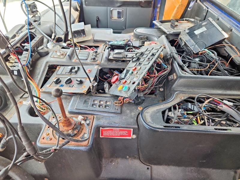 2015 Autocar Xpeditor VIN 5VCACLLEXFH218593 COPART salvage auction — REAR END, FL - CERTIFICATE OF DESTRUCTION, sold $5,000 on 2026-09-23 (photo 9)
