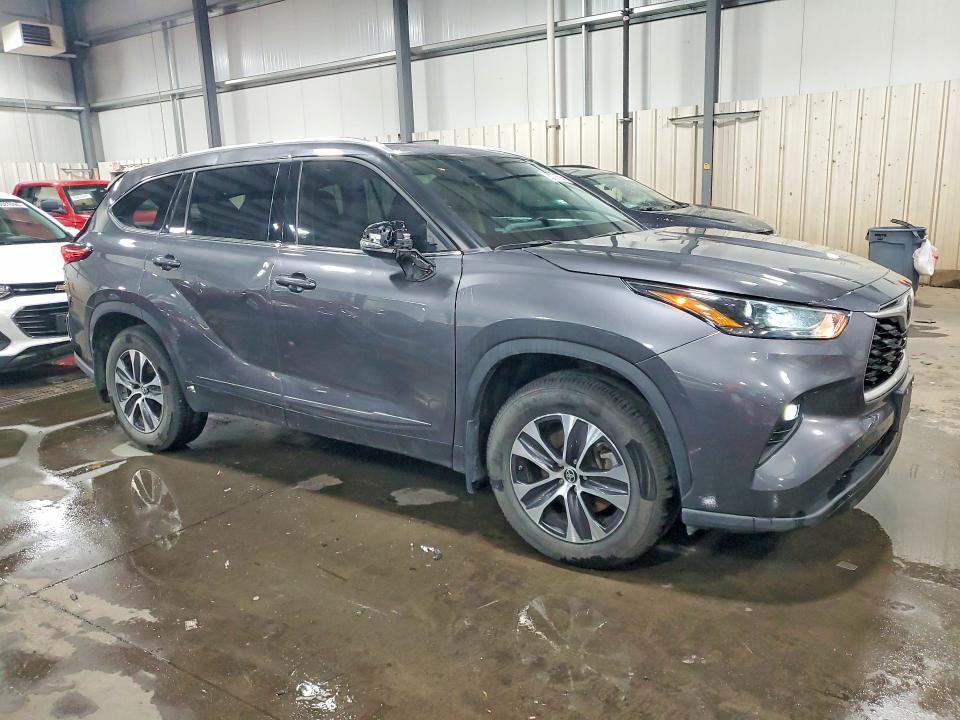 2022 Toyota Highlander VIN 5TDGZRBH8NS230000 COPART salvage auction — ROOF, Mn - Cert Of Title-Salvage, sold $475 on 2026-07-21 (photo 4)