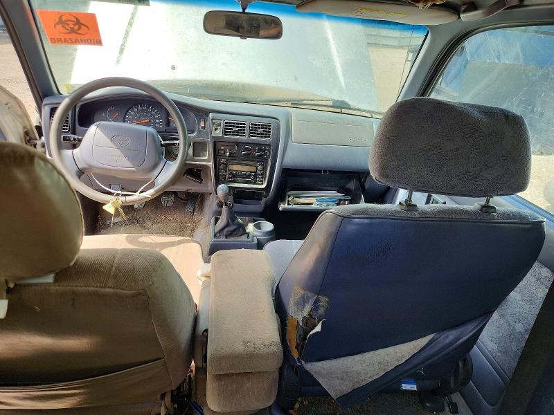 2000 Toyota Tacoma VIN 5TEVL52N8YZ704218 COPART salvage auction — NORMAL WEAR, Vt - Certificate Of Title, sold $600 on 2026-07-27 (photo 9)