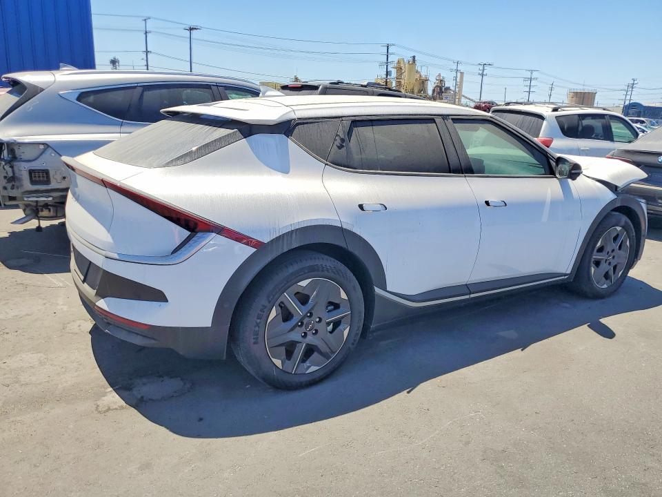 2025 Kia Ev6 VIN 5XYC34JAXSG011071 COPART salvage auction — FRONT END, CA - CERTIFICATE OF TITLE, sold $9,200 on 2026-07-07 (photo 3)