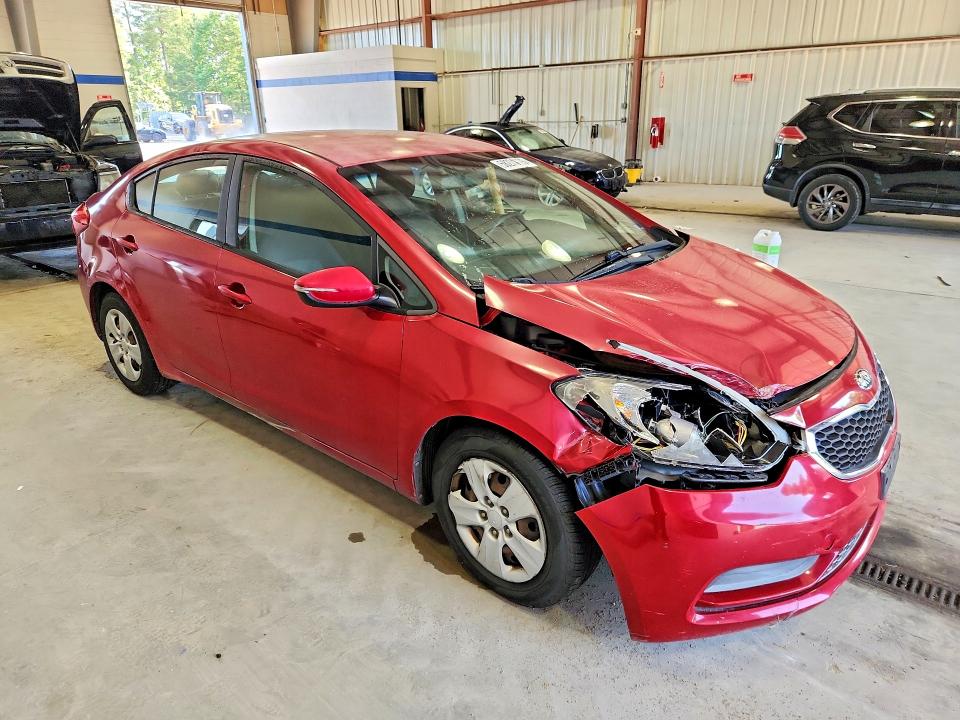 2015 Kia Forte VIN KNAFX4A6XF5313193 COPART salvage auction — FRONT END, Va - Certificate Of Title, sold $400 on 2026-07-17 (photo 4)