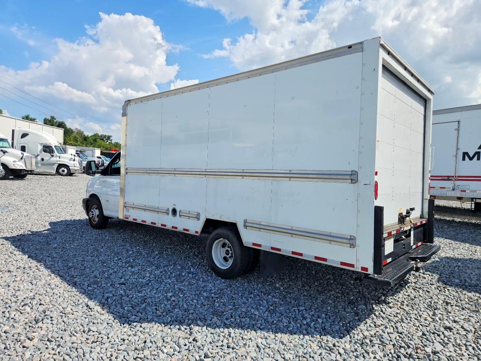 2018 Gmc VIN 7GZ37TCG8JN900736 COPART salvage auction — NORMAL WEAR, Ut - Certificate Of Title, sold $750 on 2026-07-29 (photo 2)