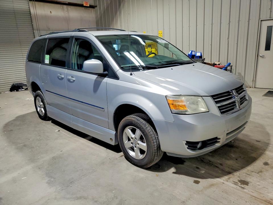 2009 Dodge Caravan VIN 2D8HN541X9R564554 COPART salvage auction — REAR END, Wv - Certificate Of Title, sold $4,800 on 2026-07-02 (photo 4)