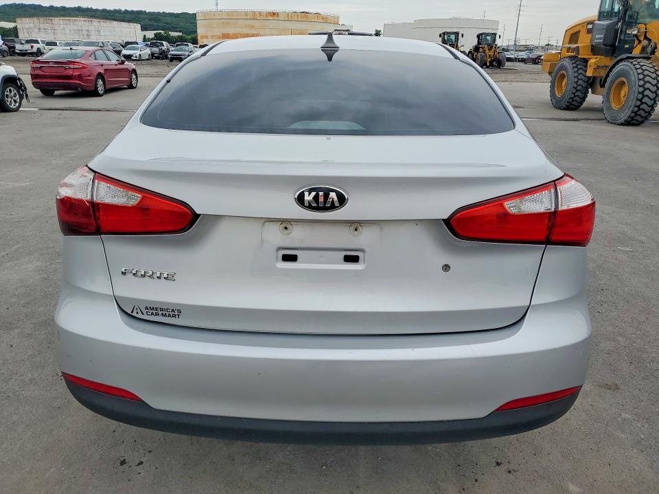 2015 Kia Forte VIN KNAFK4A60F5378245 COPART salvage auction — HAIL, OK - CERT OF TITLE-SALVAGE, sold $825 on 2026-07-24 (photo 6)