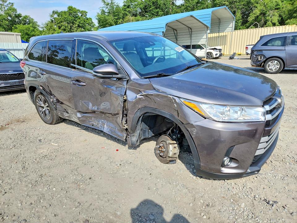 2017 Toyota Highlander VIN 5TDZZRFH1HS218066 COPART salvage auction — SIDE, Sc - Cert Of Title-Salvage, sold $6,800 on 2026-07-14 (photo 4)