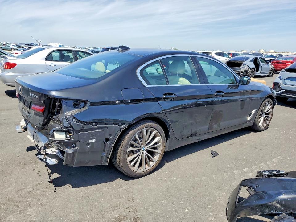 2021 BMW VIN WBA13AG08MCG34023 COPART salvage auction — REAR END, Salvage Title, sold $16,300 on 2026-07-13 (photo 3)