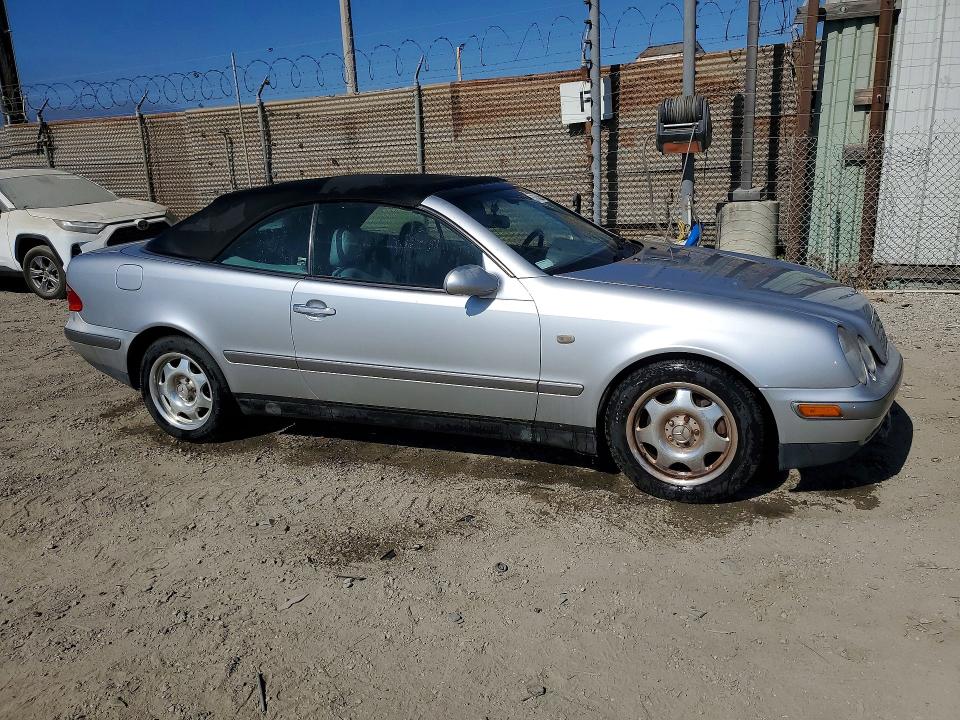 1999 Mercedes-benz Clk-class VIN WDBLK65G2XT027059 COPART salvage auction — MINOR DENT/SCRATCHES, Ca - Salvage Certificate, sold $225 on 2026-07-13 (photo 4)