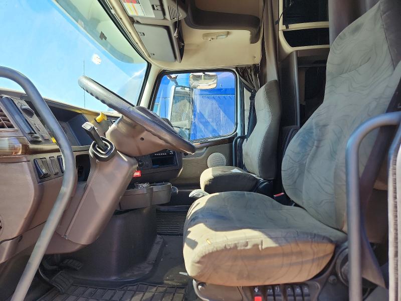 2016 Volvo VIN 4V4NC9EH7GN934710 COPART salvage auction — MECHANICAL, Az - Certificate Of Title, sold $6,000 on 2026-07-19 (photo 5)