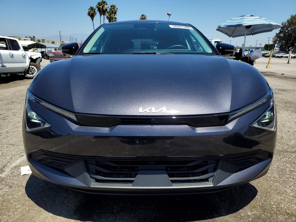 2025 Kia Ev6 VIN 5XYC34JA8SG014275 COPART salvage auction — MINOR DENT/SCRATCHES, Ca - Dis/Dlr/Exp Only Clean Title, sold $16,300 on 2026-07-02 (photo 5)