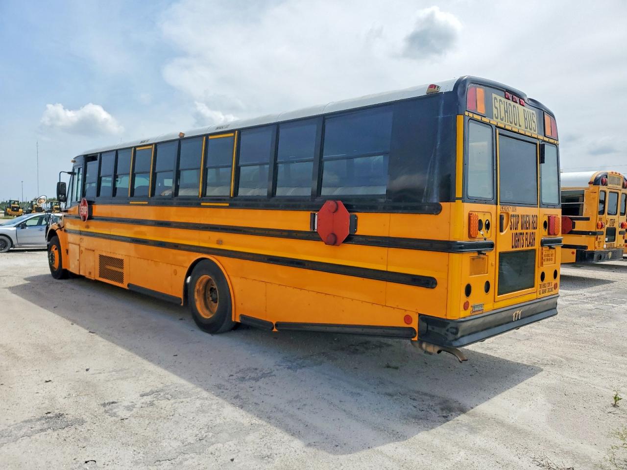 2009 Thomabuses All other VIN 4UZABRDT39CAG2828 COPART salvage auction — Minor Dent/Scratches, FL - CERTIFICATE OF TITLE, sold $1,400 on 2026-09-08 (photo 3)