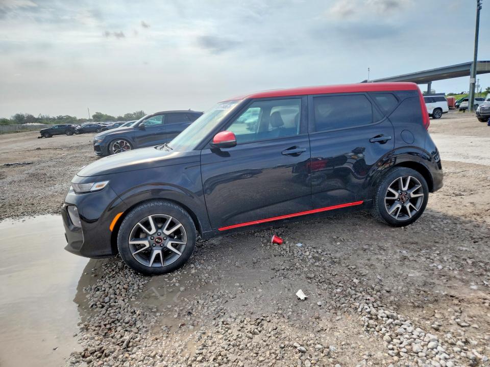 2020 Kia Soul VIN KNDJ63AU9L7106724 COPART salvage auction — MINOR DENT/SCRATCHES, Mi - Certificate Of Title, sold $4,200 on 2026-07-02 (photo 1)