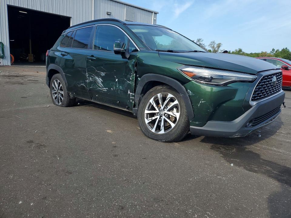2022 Toyota Corolla cross VIN 7MUDAAAG0NV010361 COPART salvage auction — SIDE, FL - CERTIFICATE OF DESTRUCTION, sold $8,600 on 2026-07-13 (photo 4)