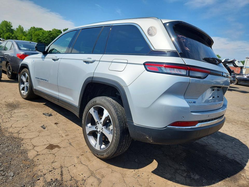 2023 Jeep Grand cherokee VIN 1C4RJYB69PC670837 COPART salvage auction — UNDERCARRIAGE, NY - CERT OF TITLE-SALVAGE, sold $475 on 2026-07-21 (photo 2)